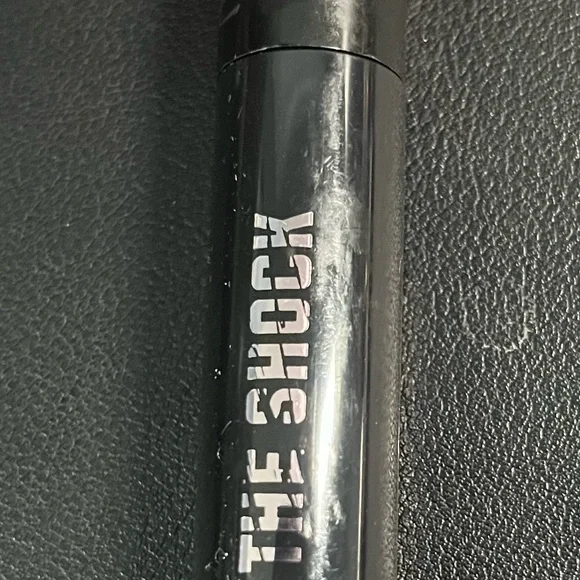 Yves Saint Laurent Mini Makeup Set with Vibrant Pink Pouch - Picture 8 of 10